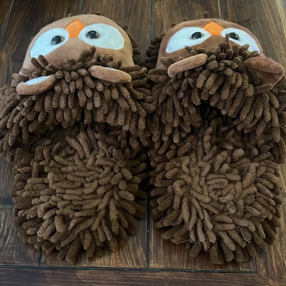 Slippers - Picture 3 of 4